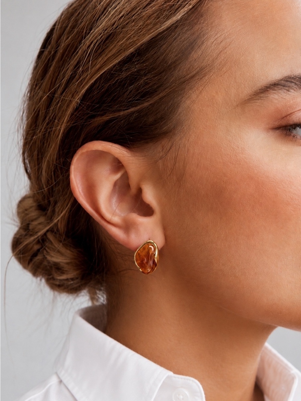 New! Amber Gold Post Earrings (1016) NWOT